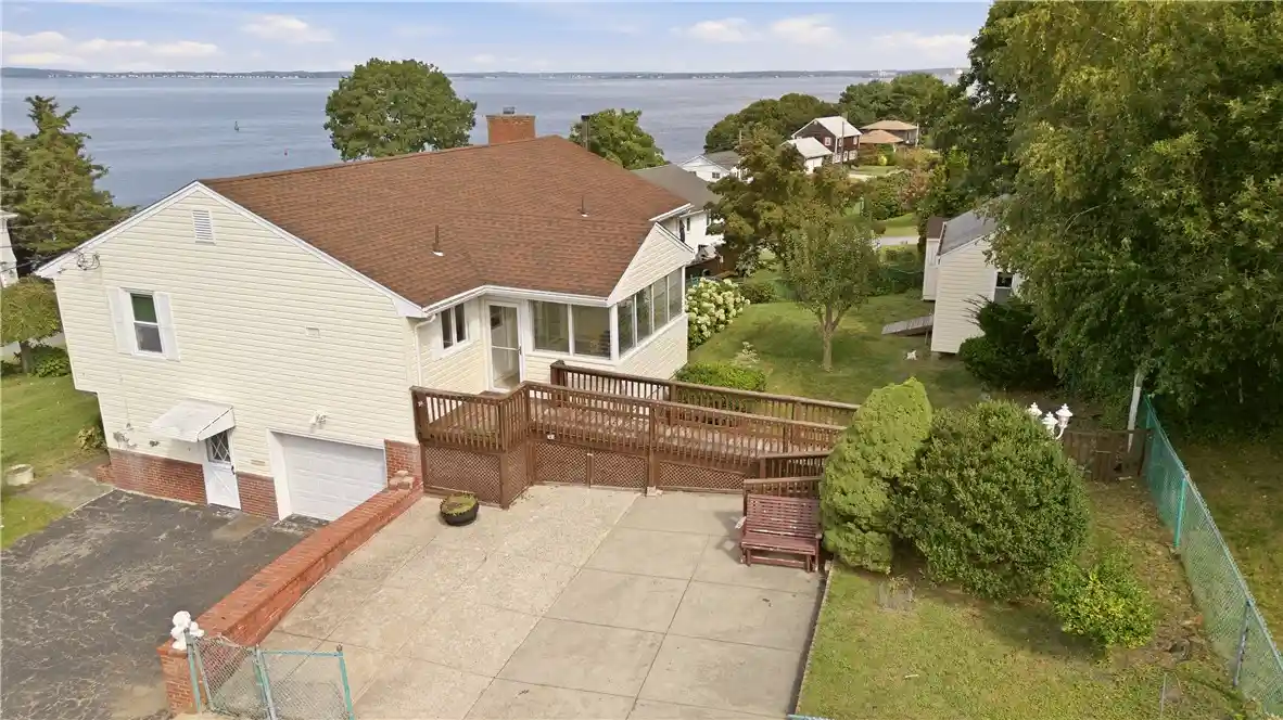 Single family home for sale at 652 Old Colony Ter, Tiverton, RI 02878 | MLS# 1427183