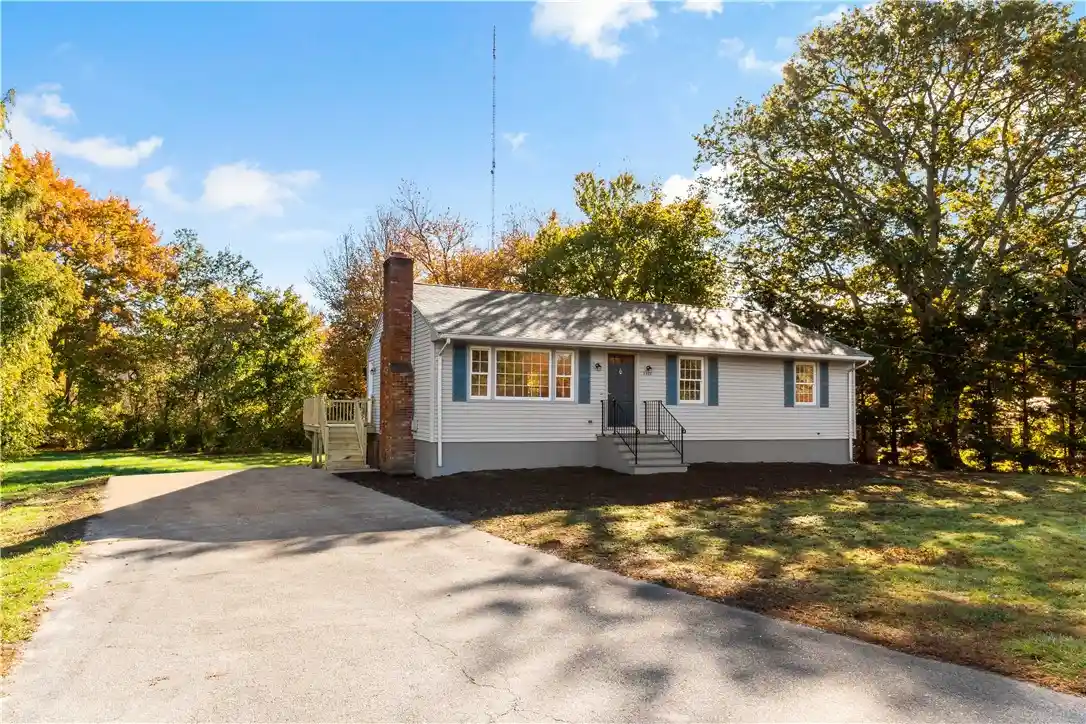 Photo 1 of Single family home for sale at 2960 Main Rd, Tiverton, RI 02878 | MLS# 1427253 | Listing updated on 2026-10-29
