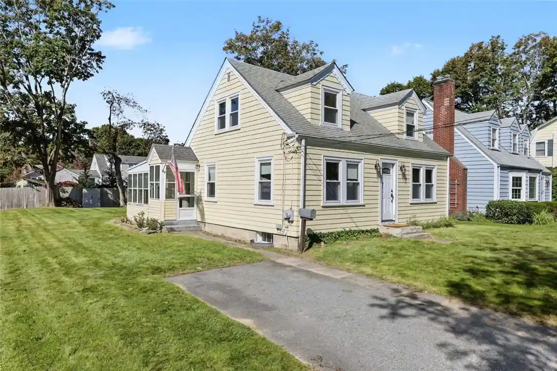Photo 1 of Single family home for sale at 18 Townsend St, Barrington, RI 02806 | MLS# 1427102 | Listing updated on 2026-10-29