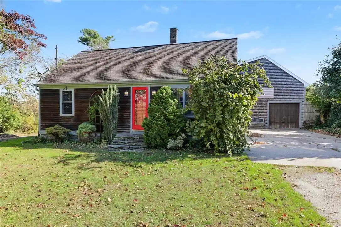 Photo 1 of Single family home for sale at 14 Old Main Rd, Little Compton, RI 02837 | MLS# 1427074 | Listing updated on 2026-10-29