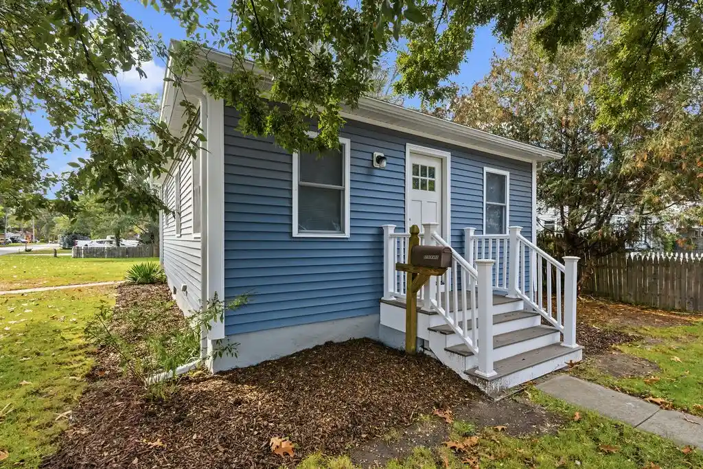 Single family home for sale at 2536 W Shore Rd, Warwick, RI 02889 | MLS# 1427256