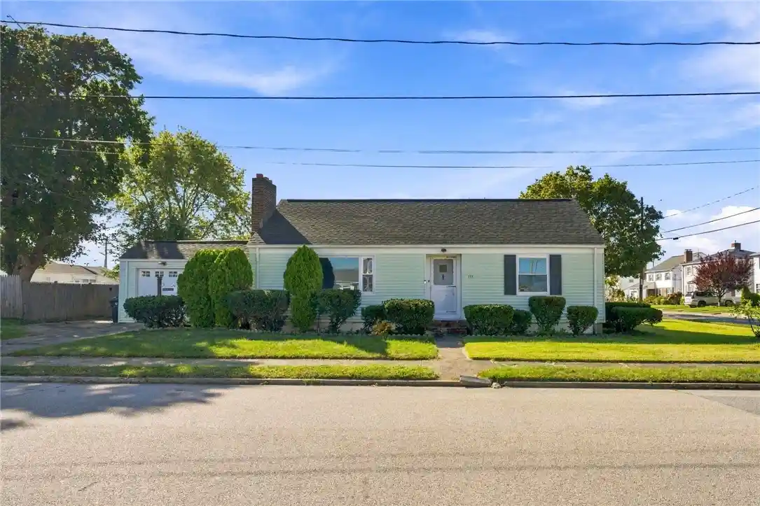 Single family home for sale at 115 Floral Park Blvd, Pawtucket, RI 02861 | MLS# 1426384
