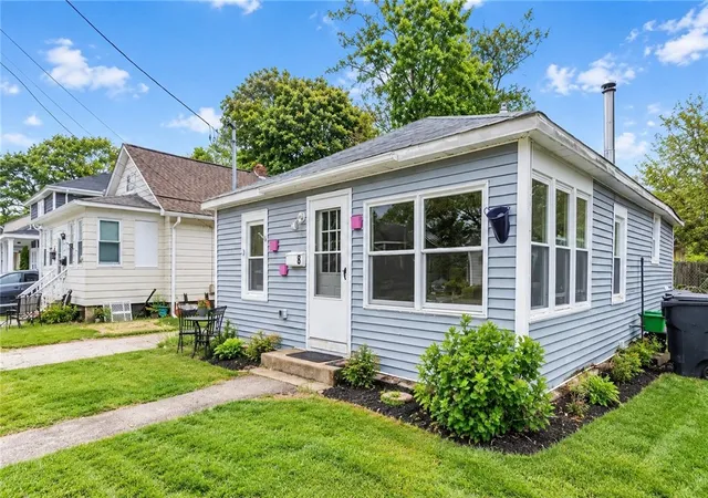 Single family home for sale at 21 Mawney Ave, Warwick, RI 02889 | MLS# 1427395