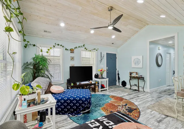 Photo 4 of Sale Pending at 10071 Kings Rd, Myrtle Beach, SC 29572 | MLS# 2514563 | Listing updated on 2026-06-05