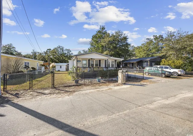 3rd image of 817 Wayne St, North Myrtle Beach, SC 29582 | MLS# 2516704