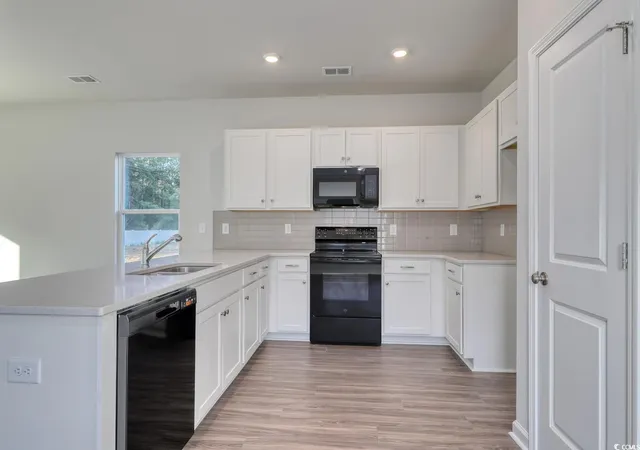 Photo 3 of Sale Pending at 1121 Hainer Pl Dr, Conway, SC 29526 | MLS# 2518656 | Listing updated on 2026-06-26