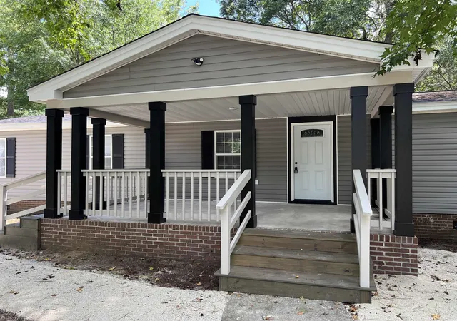 Photo 3 of Manufactured home for sale at 425 E Surfwind Dr, Murrells Inlet, SC 29576 | MLS# 2519123 | Listing updated on 2026-08-01
