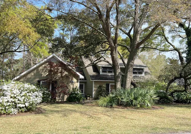 Photo 1 of Single family home for sale at 695 Country Clb Dr, Pawleys Island, SC 29585 | MLS# 2521688 | Listing updated on 2026-09-22