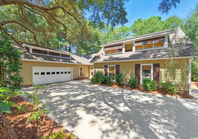 Photo 2 of Single family home for sale at 695 Country Clb Dr, Pawleys Island, SC 29585 | MLS# 2521688 | Listing updated on 2026-09-22