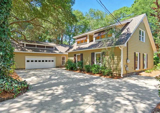 Photo 4 of Single family home for sale at 695 Country Clb Dr, Pawleys Island, SC 29585 | MLS# 2521688 | Listing updated on 2026-09-22
