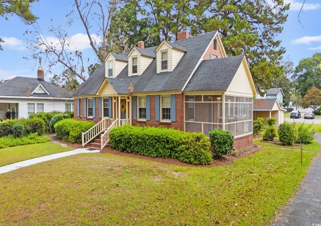 Photo 4 of Single family home for sale at 310 N Main St, Mullins, SC 29574 | MLS# 2524964 | Listing updated on 2026-07-27