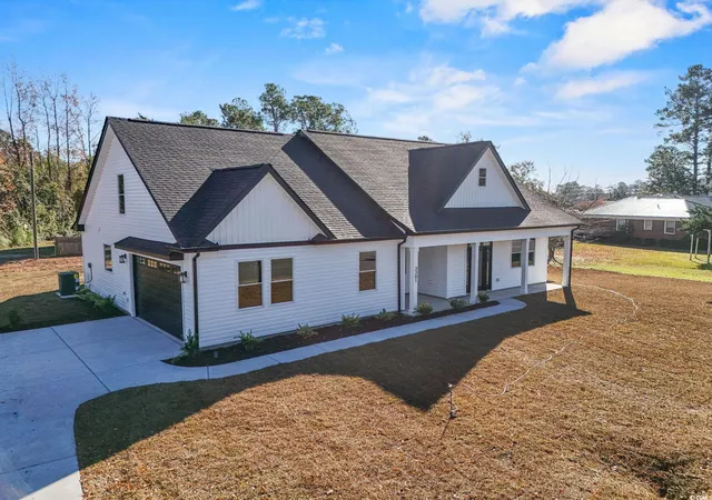 Photo 4 of Single family home for sale at 3301 4th Avenue, Conway, SC 29527 | MLS# 2528309 | Listing updated on 2026-07-01