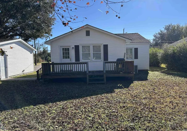 Homes for sale in Hemingway, SC | 404 E Andrews St, Hemingway, SC 29554 | MLS# 2529251
