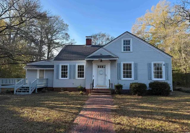 Photo 1 of Single family home for sale at 305 E Bamberg St, Latta, SC 29565 | MLS# 2529707 | Listing updated on 2026-08-03