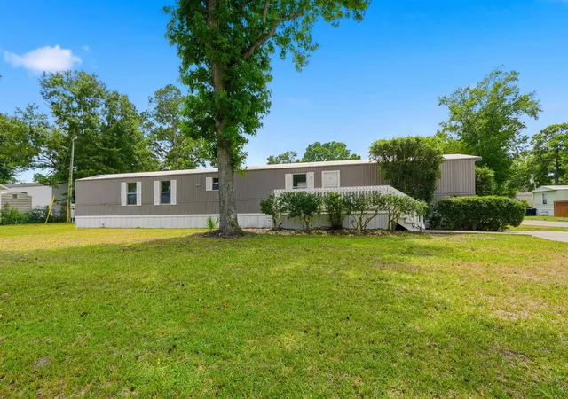 Photo 2 of Manufactured home for sale at 2732 Cirus Dr, Myrtle Beach, SC 29575 | MLS# 2530044 | Listing updated on 2026-09-27