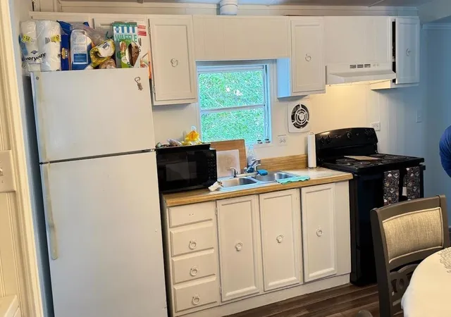 Photo 4 of Single family home for sale at 101 Dubbs Ave, West Columbia, SC 29169 | MLS# 2601877 | Listing updated on 2026-10-07