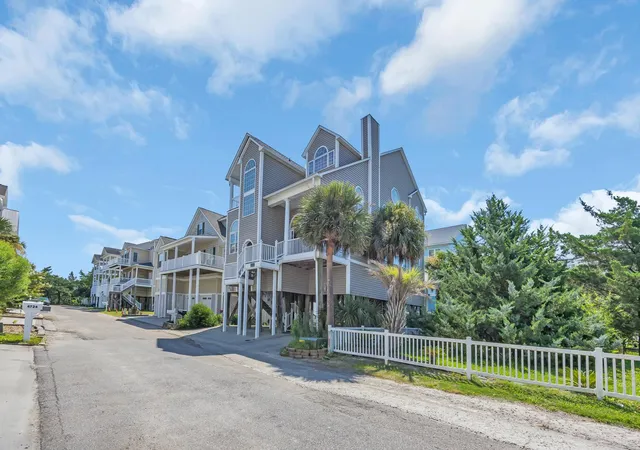 Photo 3 of Single family home for sale at 4725 Harmony Ln, North Myrtle Beach, SC 29582 | MLS# 2602004 | Listing updated on 2026-07-22