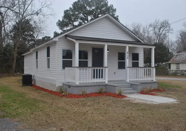 Homes for sale in Georgetown, SC | 815 North Congdon St, Georgetown, SC 29440 | MLS# 2602293
