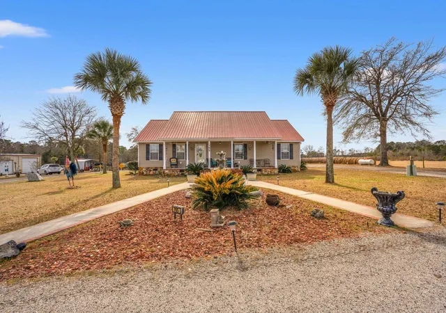 Photo 1 of Single family home for sale at 795 Dog Blf Rd, Galivants Ferry, SC 29544 | MLS# 2603052 | Listing updated on 2026-07-29