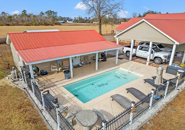 Photo 3 of Single family home for sale at 795 Dog Blf Rd, Galivants Ferry, SC 29544 | MLS# 2603052 | Listing updated on 2026-07-29