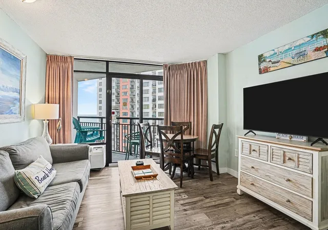 Listing Photo 4 - Condo for sale in building located at 1501 Ocean Blvd S, Myrtle Beach, SC 29577 - Unit #1150