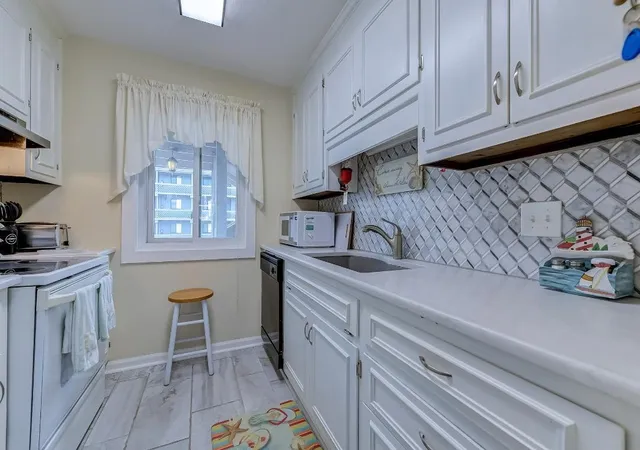 Listing Photo 2 - Condo for sale in building located at 206 Maison Dr, Myrtle Beach, SC 29572 - Unit #Q205