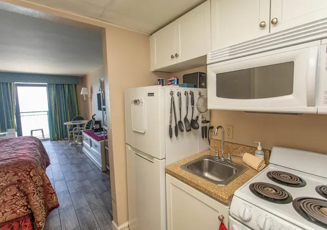 Listing Photo 3 - Condo for sale in building located at 2207 S Ocean Blvd, Myrtle Beach, SC 29577 - Unit #1506