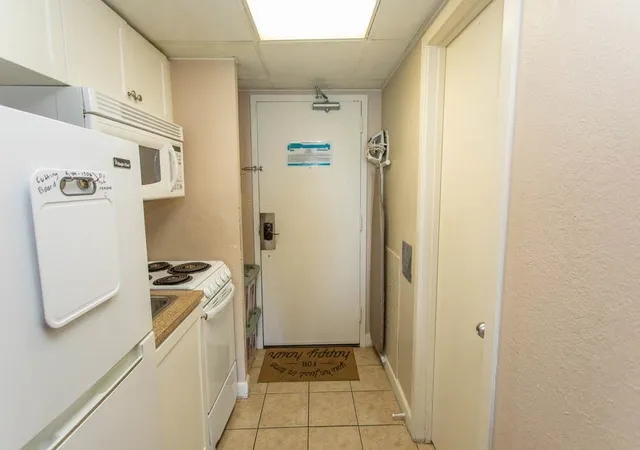 Listing Photo 4 - Condo for sale in building located at 2207 S Ocean Blvd, Myrtle Beach, SC 29577 - Unit #1506