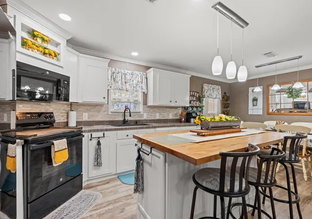 Photo 4 of Sale Pending at 9432 Greenwing Dr, Murrells Inlet, SC 29576 | MLS# 2603839 | Listing updated on 2026-07-11
