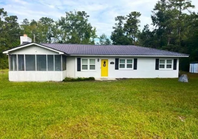 Homes for sale in Cades, SC | 1432 Twin Lakes Rd, Cades, SC 29518 | MLS# 2604008