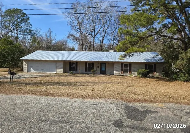Homes for sale in Kingstree, SC | 707 Lexington Ave, Kingstree, SC 29556 | MLS# 2604141