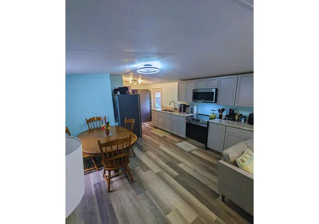Photo 3 of Manufactured home for sale at 10 Ocean Reef Ln, Murrells Inlet, SC 29576 | MLS# 2604476 | Listing updated on 2026-08-31