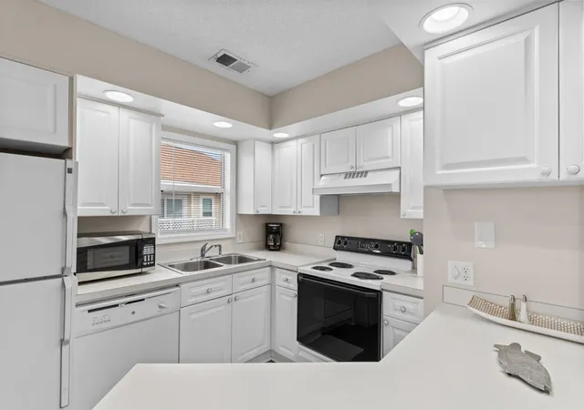 Photo 4 of Condo for sale at 300 Shorehaven Dr #N3, North Myrtle Beach, SC 29582 | MLS# 2604565 | Listing updated on 2026-08-28