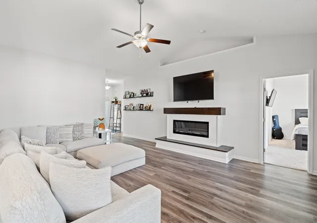 Photo 2 of Sale Pending at 380 Rose Ave, Georgetown, SC 29440 | MLS# 2604890 | Listing updated on 2026-08-19