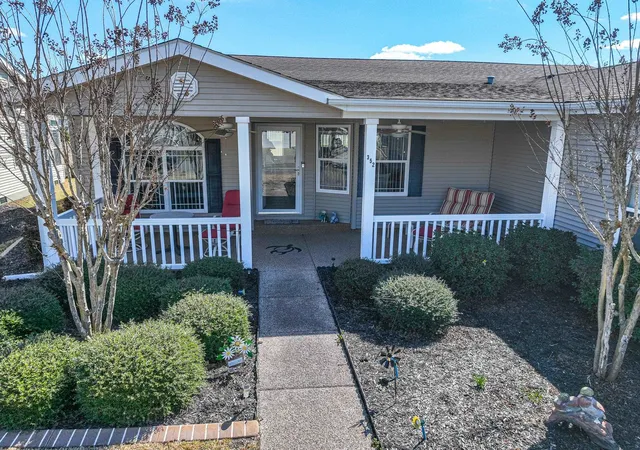 Photo 2 of Single family home for sale at 352 Walden Lake Rd, Conway, SC 29526 | MLS# 2605035 | Listing updated on 2026-10-07
