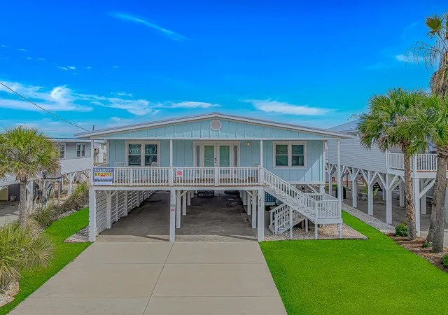 Photo 1 of Single family home for sale at 304 42nd Avenue N, North Myrtle Beach, SC 29582 | MLS# 2605209 | Listing updated on 2026-10-06