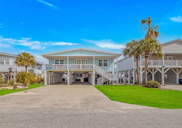 Photo 3 of Single family home for sale at 304 42nd Avenue N, North Myrtle Beach, SC 29582 | MLS# 2605209 | Listing updated on 2026-10-06