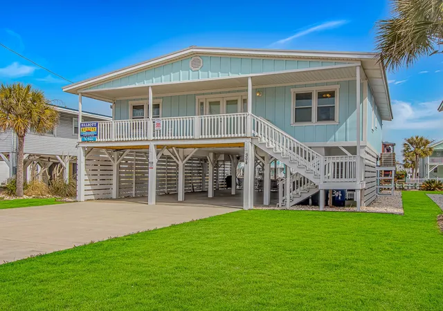 Photo 3 of Single family home for sale at 304 42nd Avenue N, North Myrtle Beach, SC 29582 | MLS# 2605209 | Listing updated on 2026-10-06