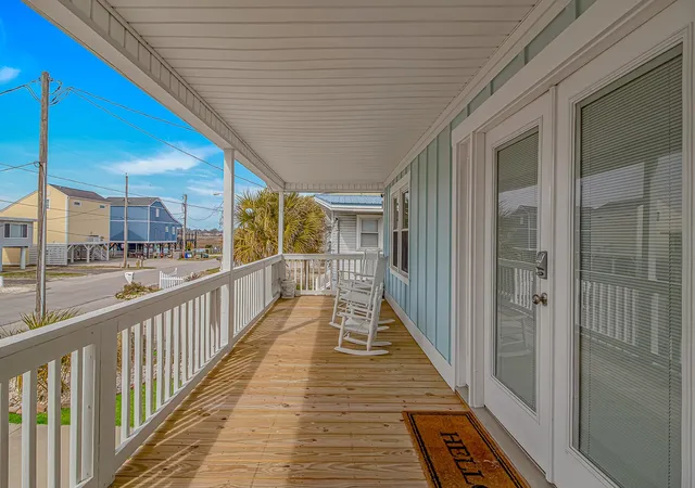 Photo 4 of Single family home for sale at 304 42nd Avenue N, North Myrtle Beach, SC 29582 | MLS# 2605209 | Listing updated on 2026-10-06