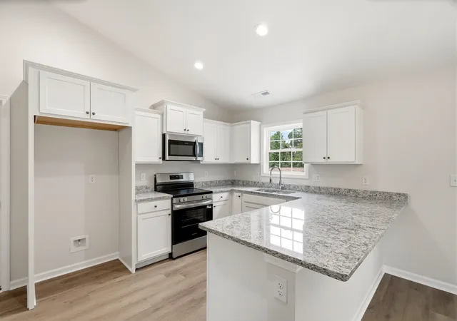 Photo 3 of Single family home for sale at 44 Bennington Ct, Georgetown, SC 29440 | MLS# 2605867 | Listing updated on 2026-09-26
