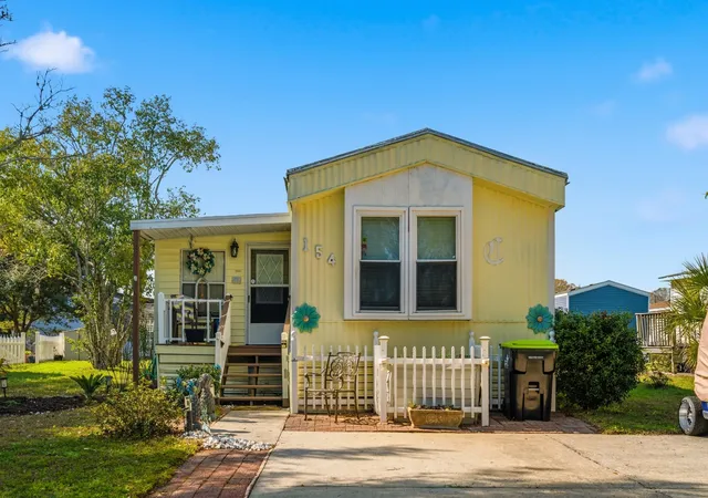 1st image of 154 Crooked Island Circle, Murrells Inlet, SC 29576 | MLS# 2606436