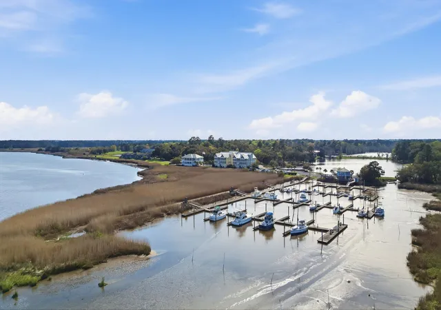 2nd image of 117 Finch Dr, Georgetown, SC 29440