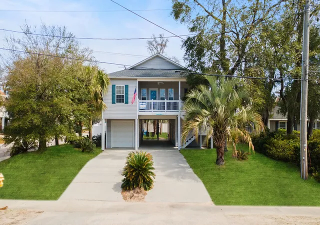 Photo 1 of Single family home for sale at 528 6th Avenue S, North Myrtle Beach, SC 29582 | MLS# 2607283 | Listing updated on 2026-09-29