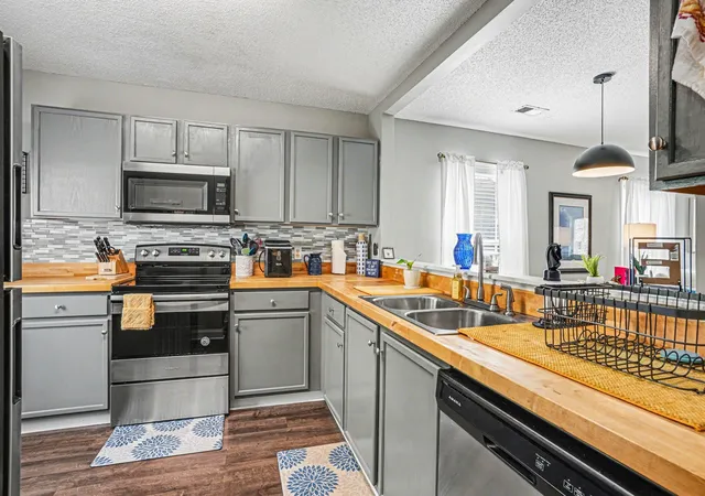 Photo 2 of Single family home for sale at 125 Bellegrove Dr, Myrtle Beach, SC 29579 | MLS# 2607292 | Listing updated on 2026-08-04