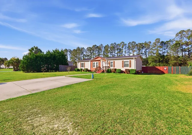 Homes for sale in Loris, SC | 335 Bright Leaf Rd, Loris, SC 29569 | MLS# 2607389