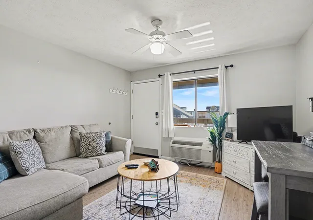 4th image of 120 N Dogwood Dr, Garden Beach, SC 29576