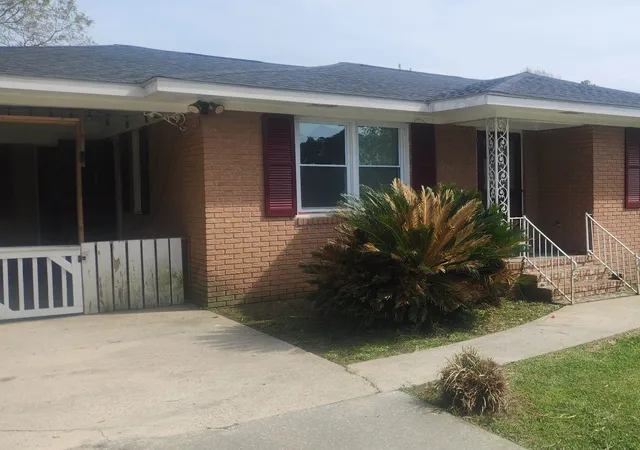 1st image of 102 N Hazel Ave, Andrews, SC 29510 | MLS# 2607569