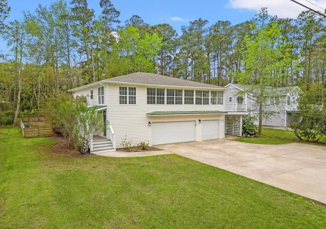 Photo 2 of Single family home for sale at 1015 Hagley Dr, Pawleys Island, SC 29585 | MLS# 2607682 | Listing updated on 2026-09-01