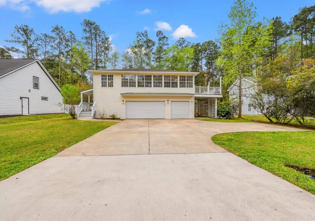 Photo 3 of Single family home for sale at 1015 Hagley Dr, Pawleys Island, SC 29585 | MLS# 2607682 | Listing updated on 2026-09-01