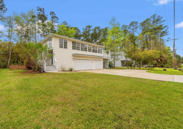 Photo 4 of Single family home for sale at 1015 Hagley Dr, Pawleys Island, SC 29585 | MLS# 2607682 | Listing updated on 2026-09-01